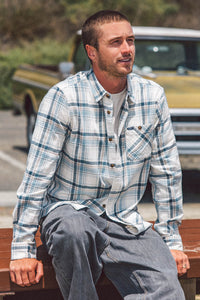 Men's Shirts & Flannels