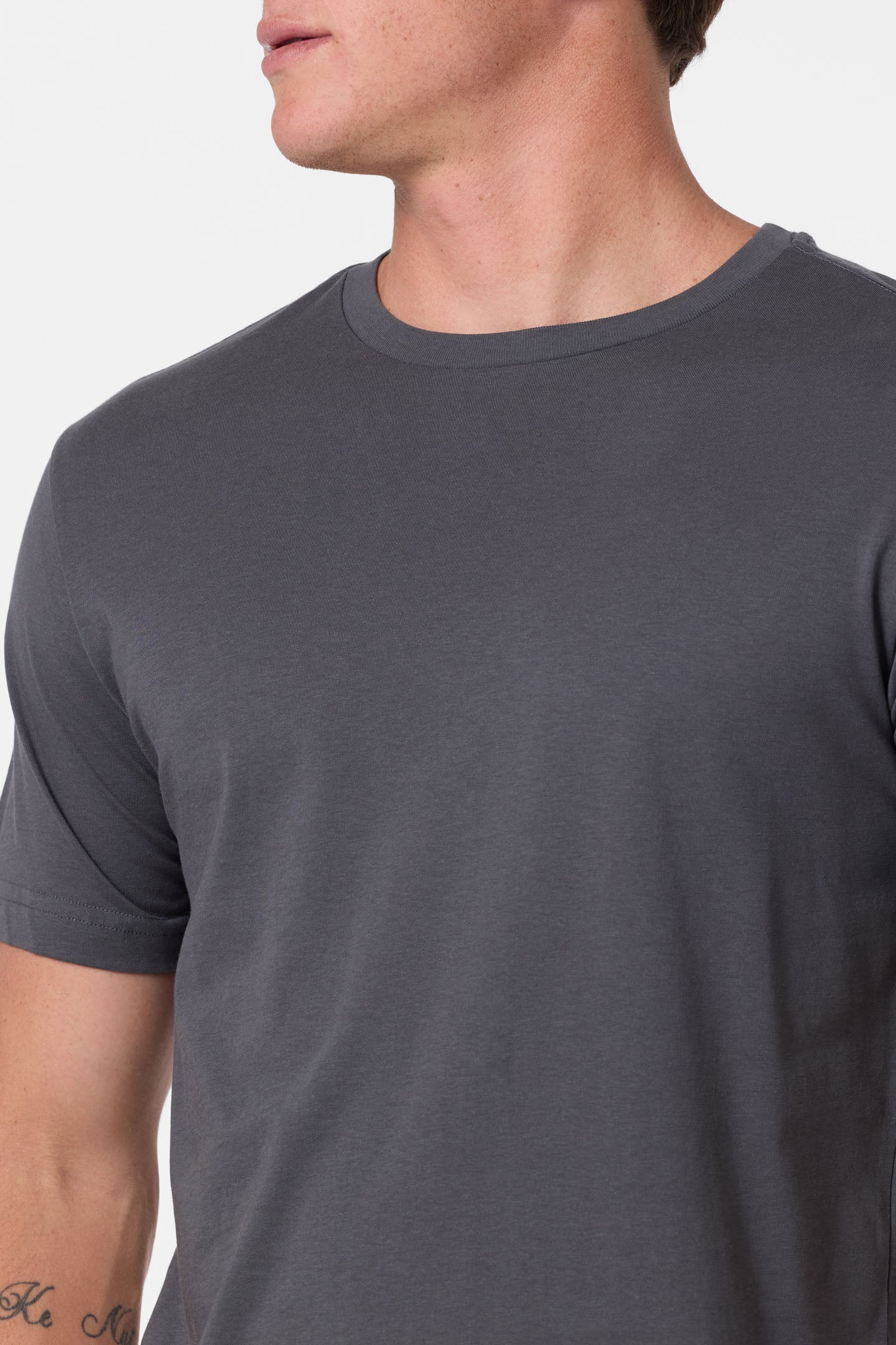IN THE SEA CLASSIC SS TEE DARK SHADOW – O'Neill