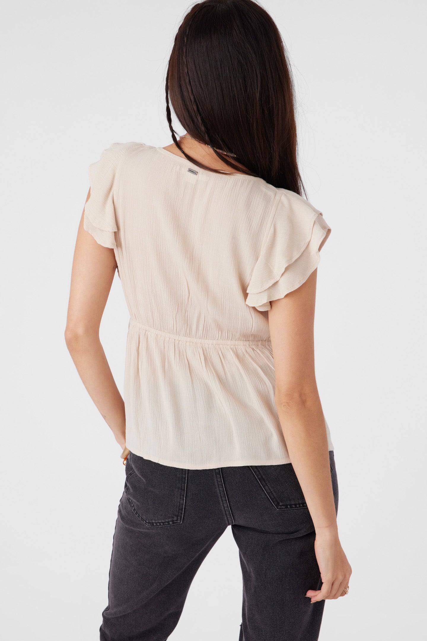 DEJI SOLID FLUTTER SLEEVE TOP