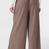 Bridgette Textured Knit Pull-On Cropped Pants