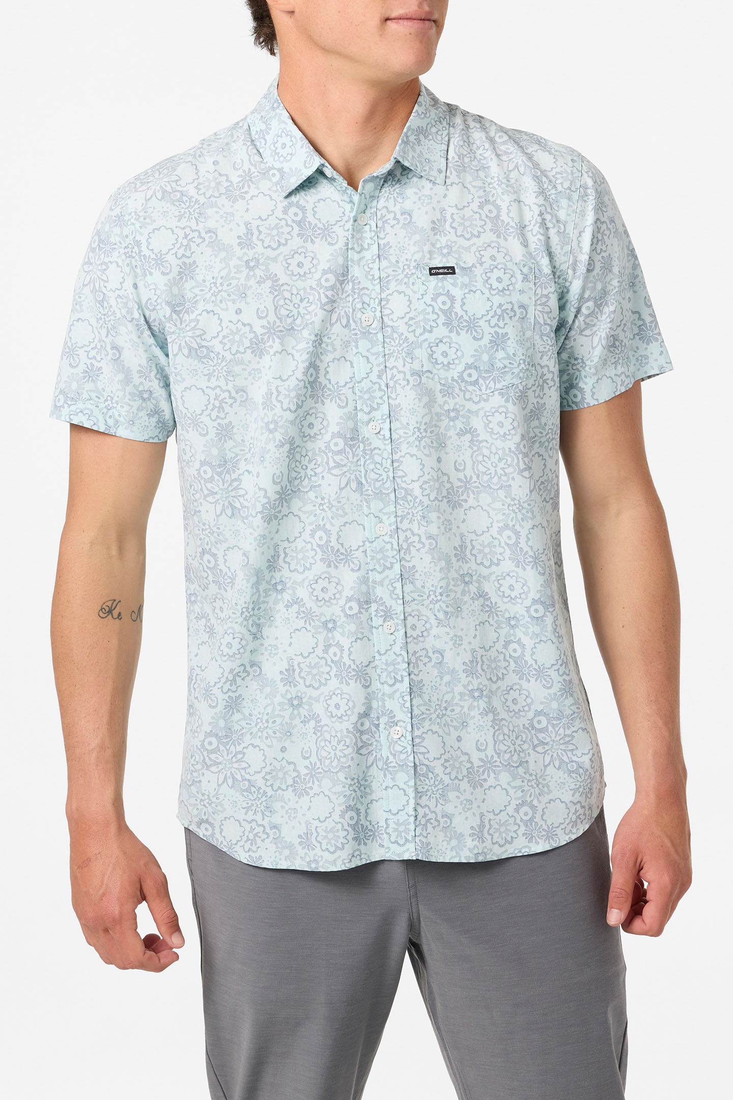 Laid-Back Style Essentials Every Guy Needs This Summer 2 OASIS STANDARD FIT SHIRT