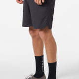 TRVLR Halfback 18" Hybrid Shorts