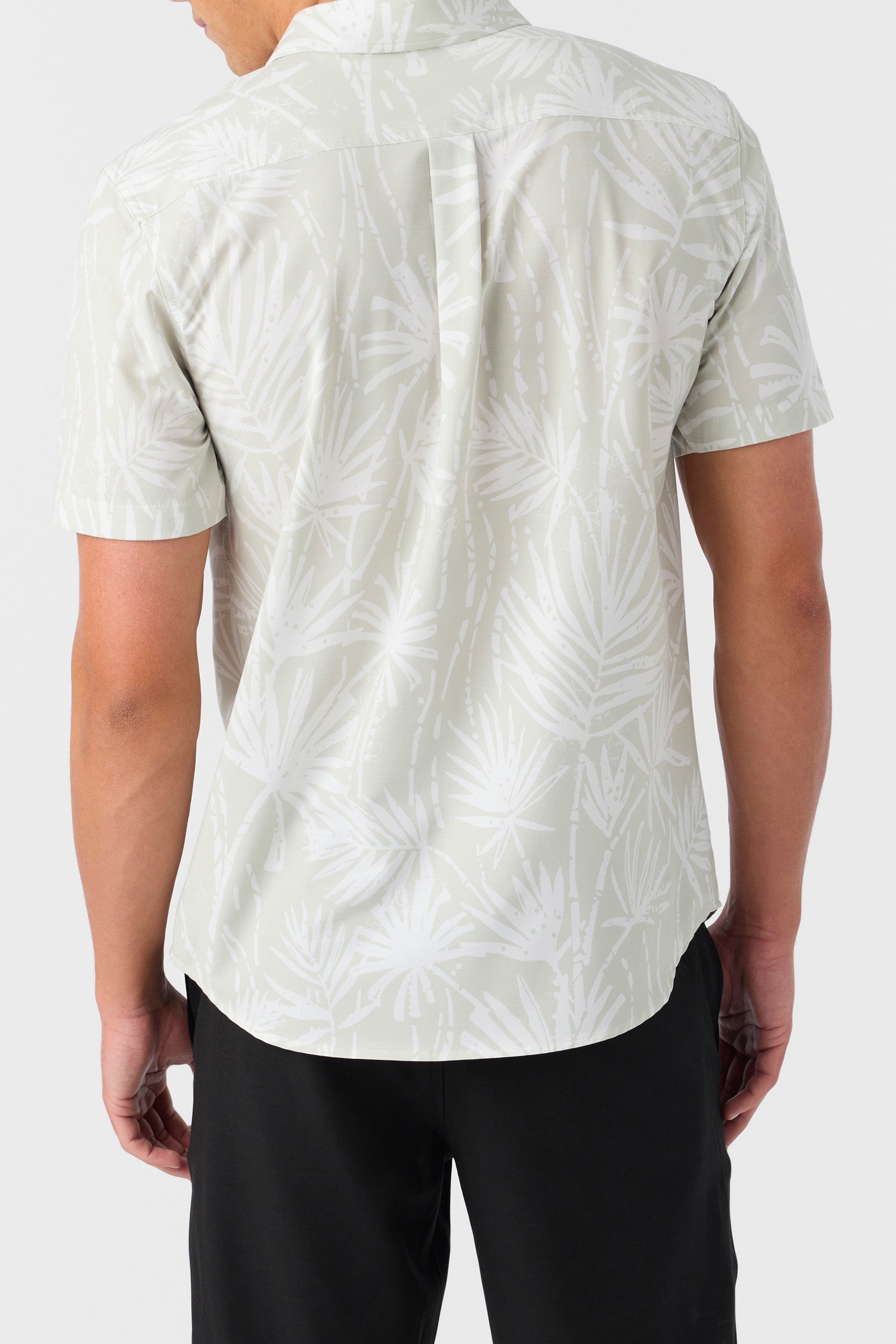 TRVLR UPF TRAVERSE RELAXED FIT SHIRT