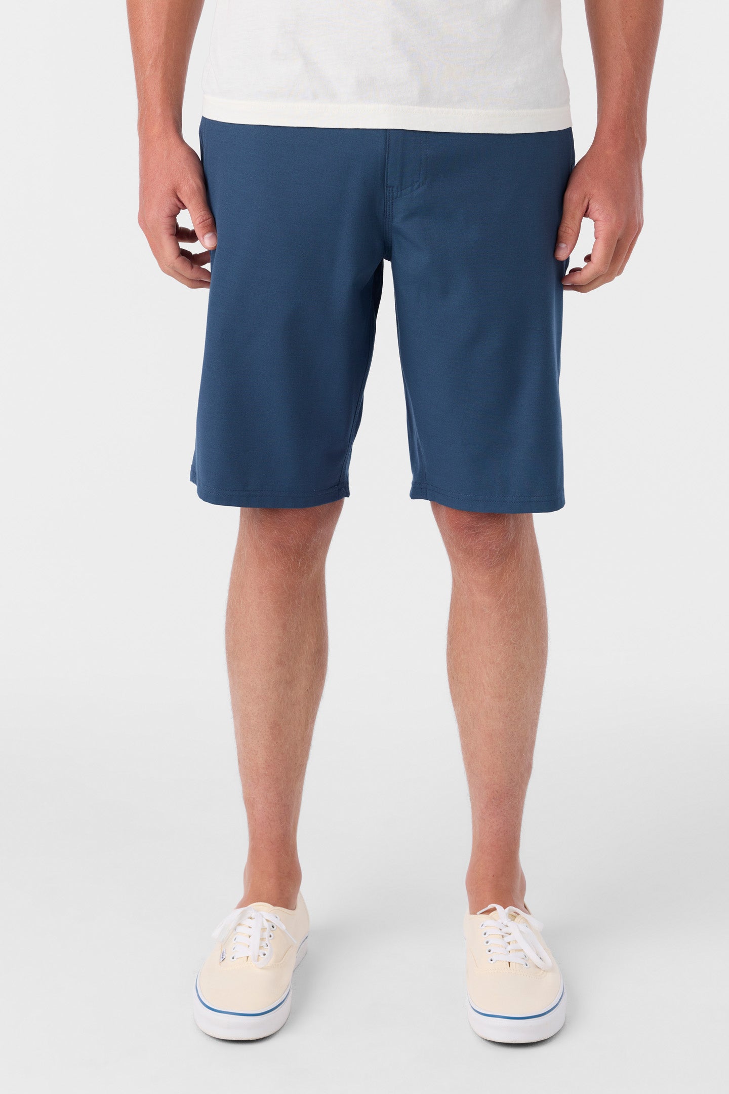 RESERVE LIGHT CHECK 21" HYBRID SHORTS