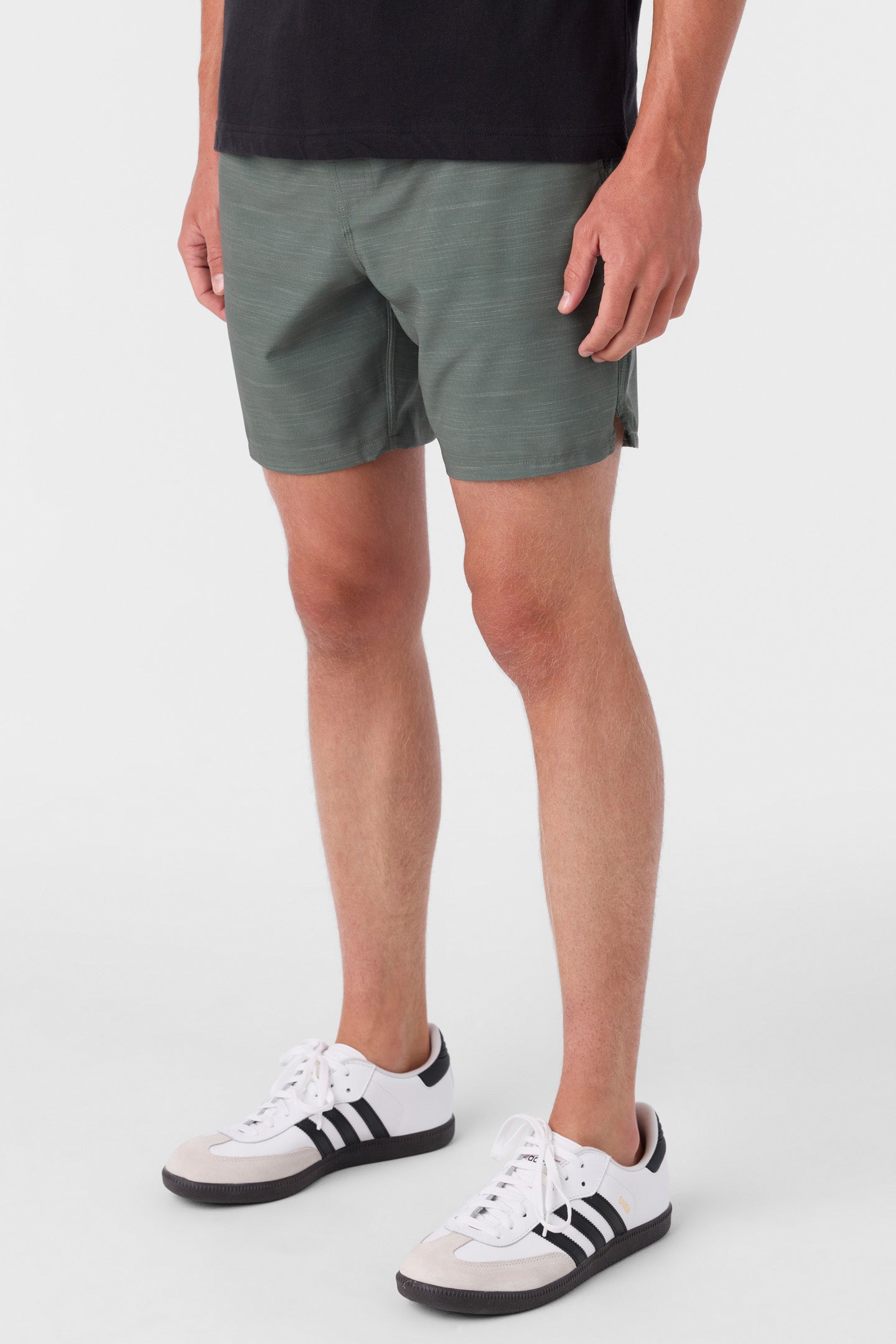 PERFORM LINED 17" ATHLETIC SHORTS