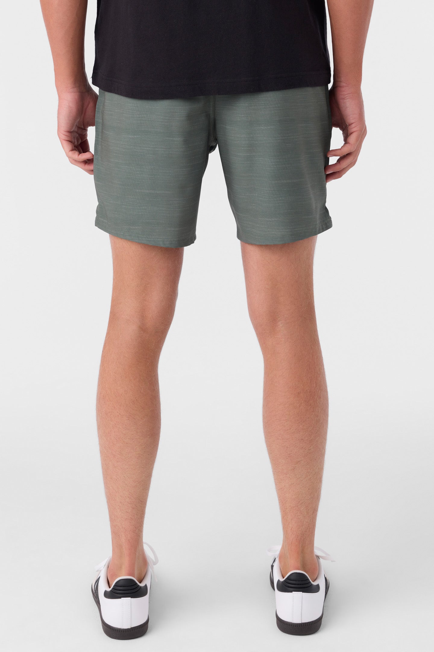 PERFORM LINED 17" ATHLETIC SHORTS