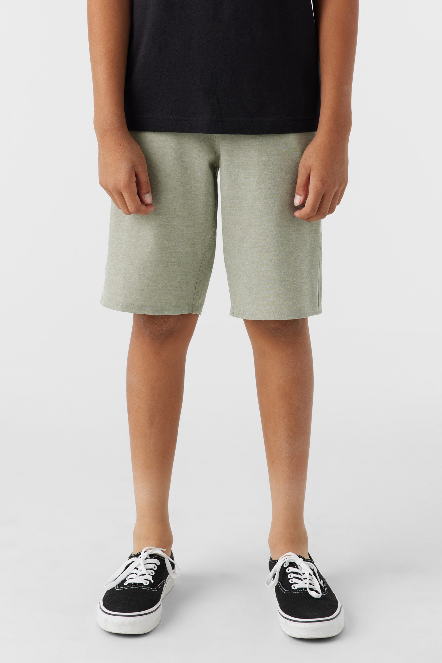 BOY'S RESERVE LIGHT CHECK 18" HYBRID SHORTS