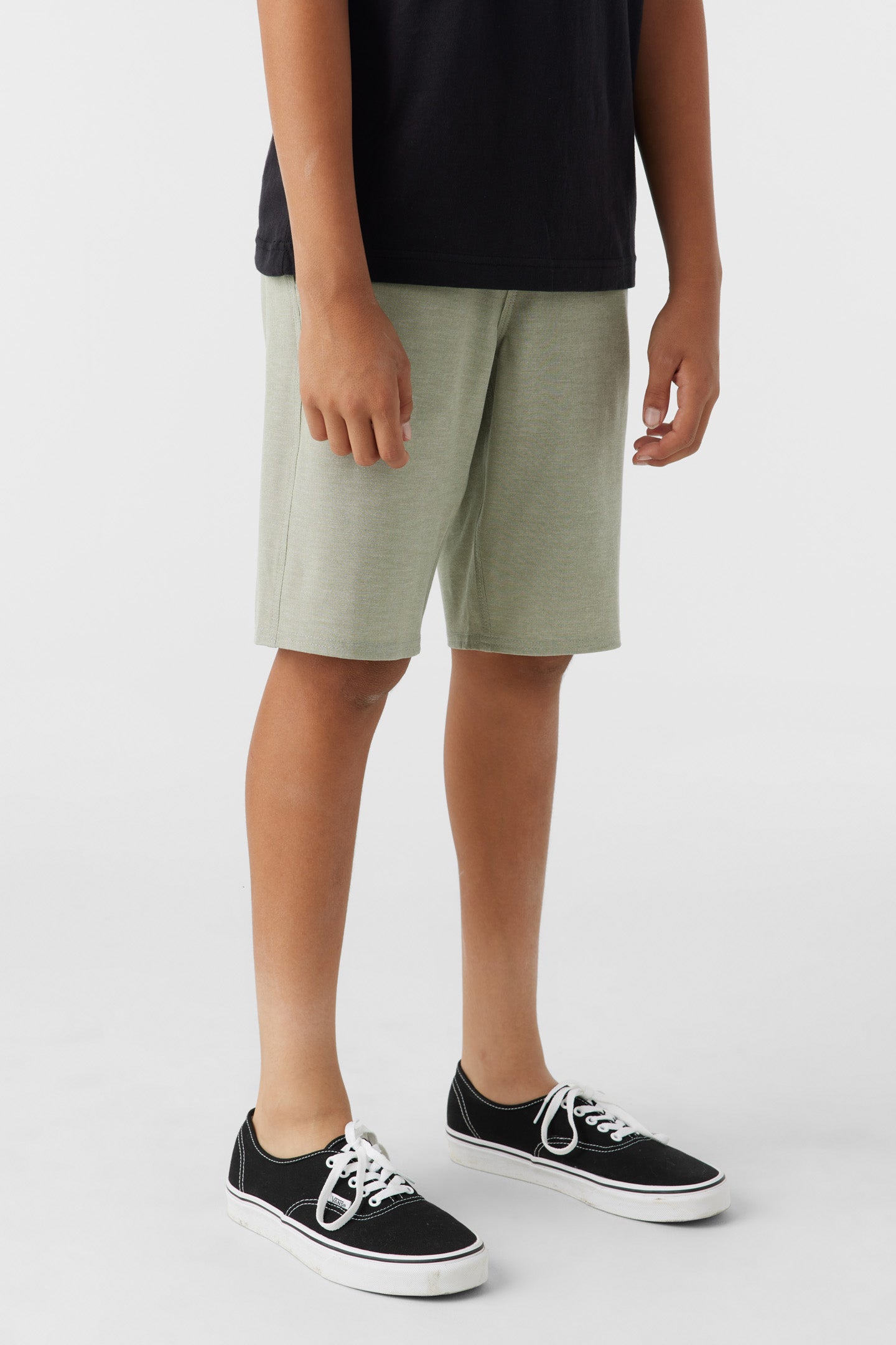 BOY'S RESERVE LIGHT CHECK 18" HYBRID SHORTS