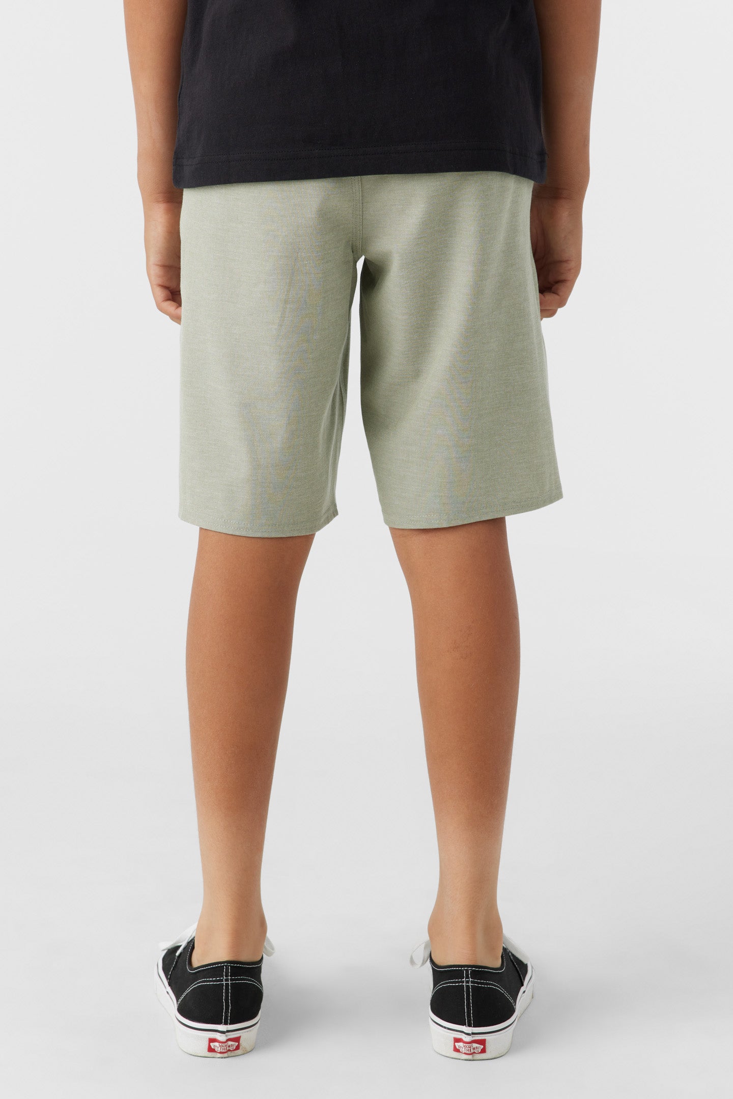 BOY'S RESERVE LIGHT CHECK 18" HYBRID SHORTS