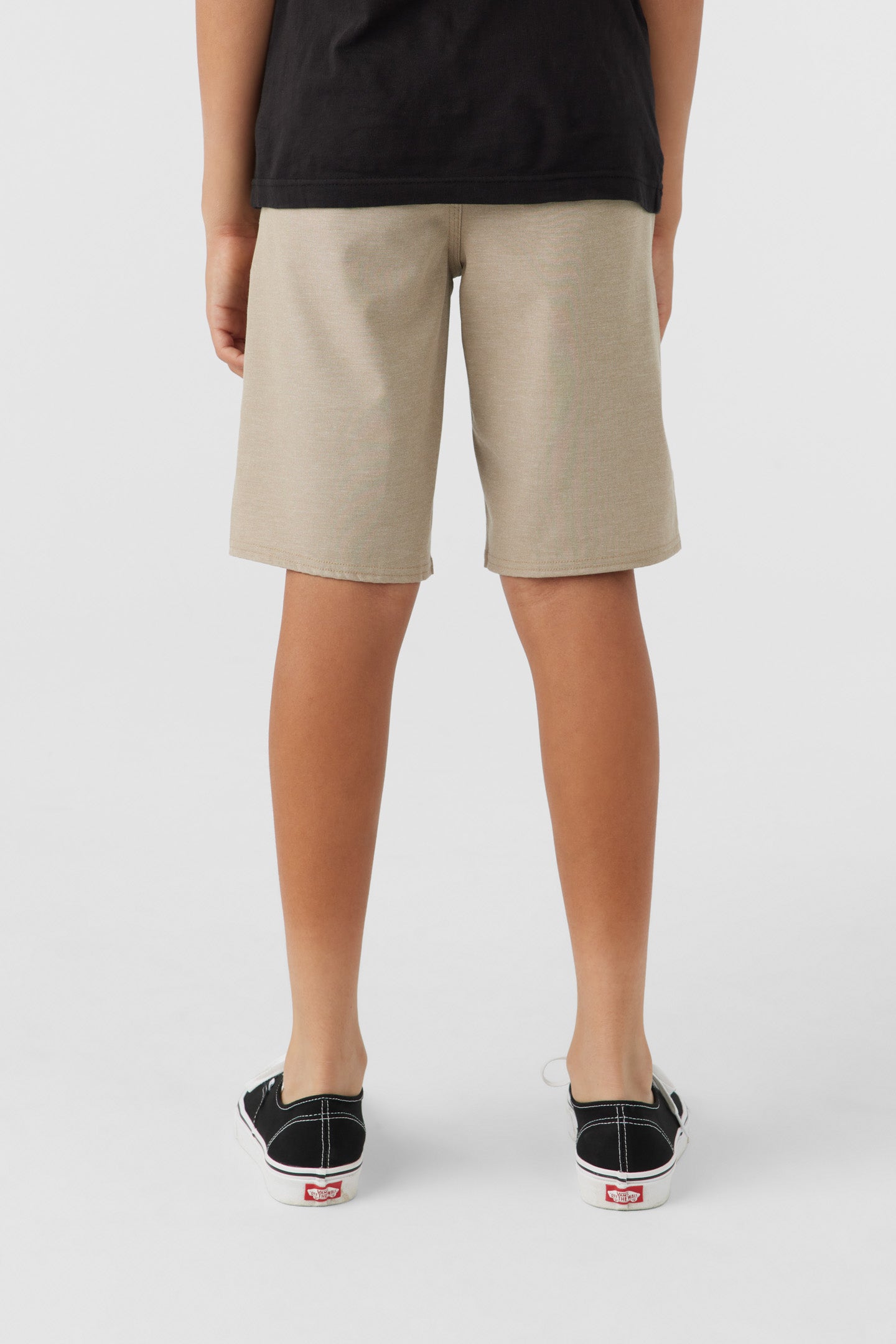 BOY'S RESERVE LIGHT CHECK 18" HYBRID SHORTS