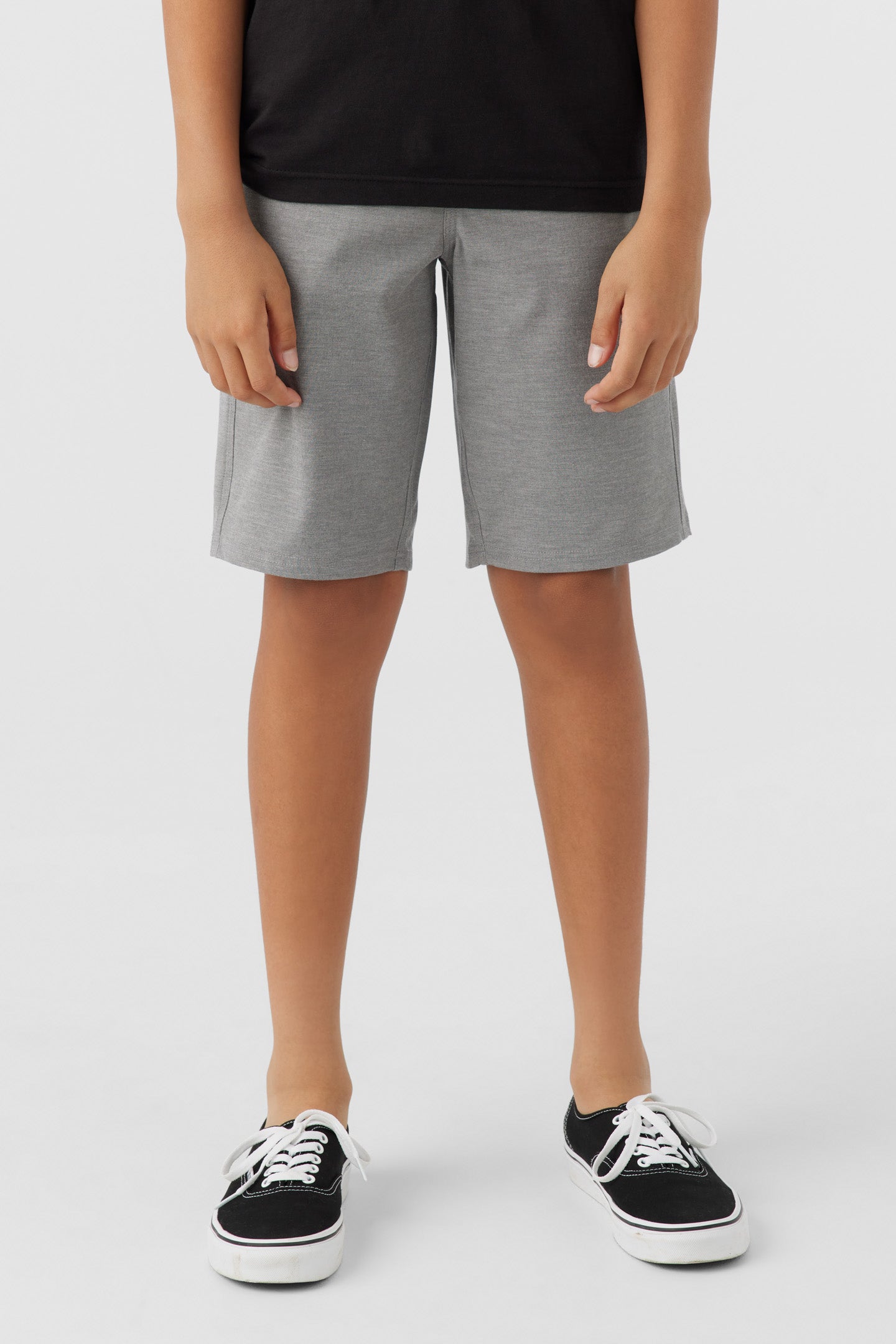 BOY'S RESERVE LIGHT CHECK 18" HYBRID SHORTS