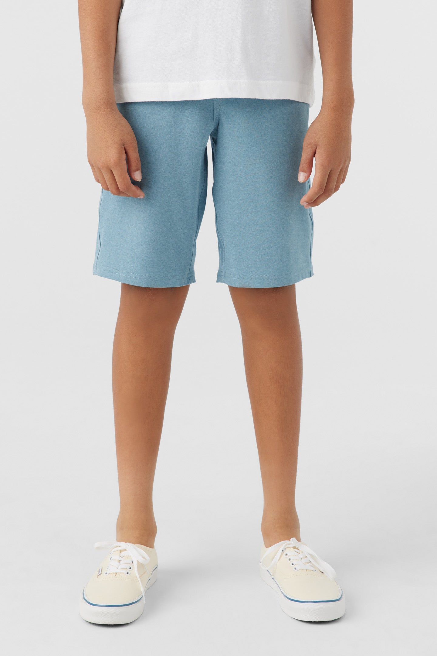 BOY'S RESERVE LIGHT CHECK 18" HYBRID SHORTS