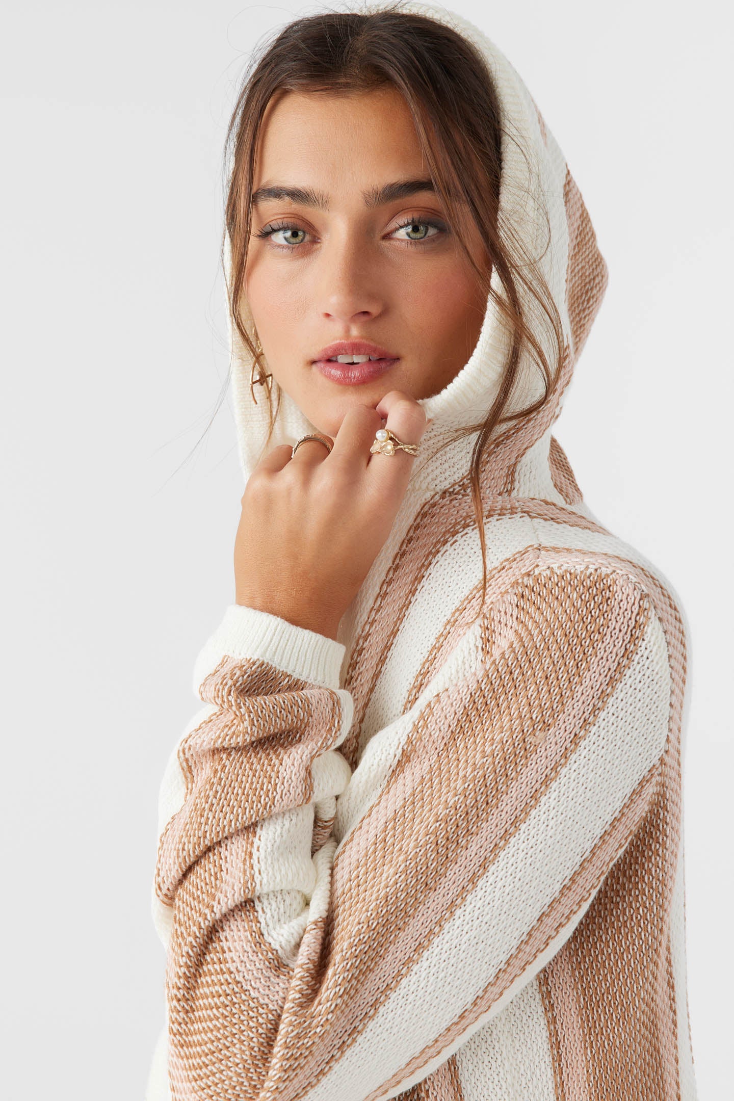 CATAMARAN V-NECK HOODED SWEATER