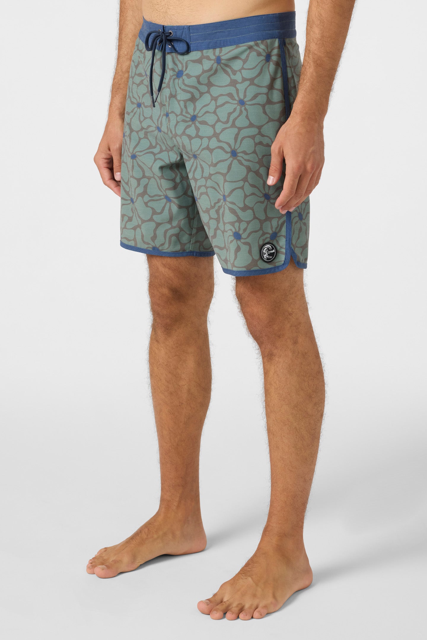 BANNED RED AHOY SCALLOP SHORT