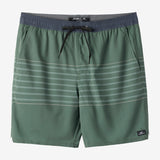 Perform Light Lined Elastic Waist 17" Hybrid Shorts