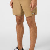 Perform Light Lined 17" Athletic Shorts
