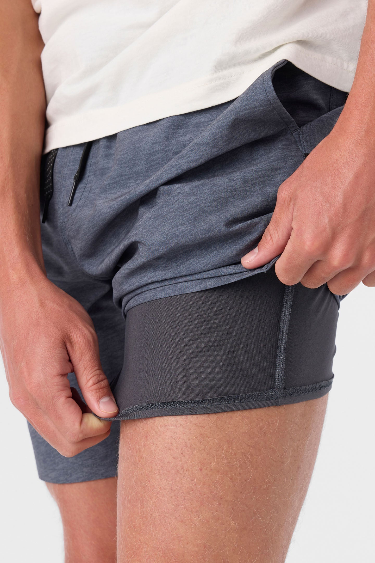 PERFORM LINED 17" ATHLETIC SHORTS