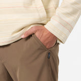 Reserve Solid 17" Hybrid Shorts