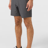 Reserve Solid 17" Hybrid Shorts