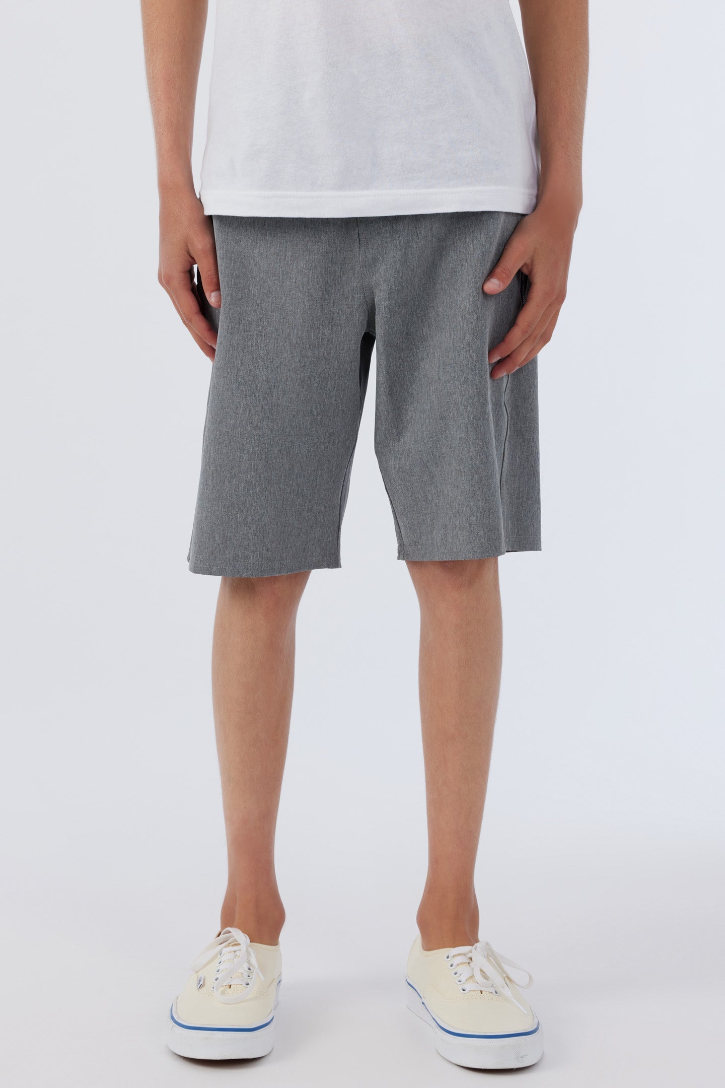 BOY'S RESERVE HEATHER 18" HYBRID SHORTS