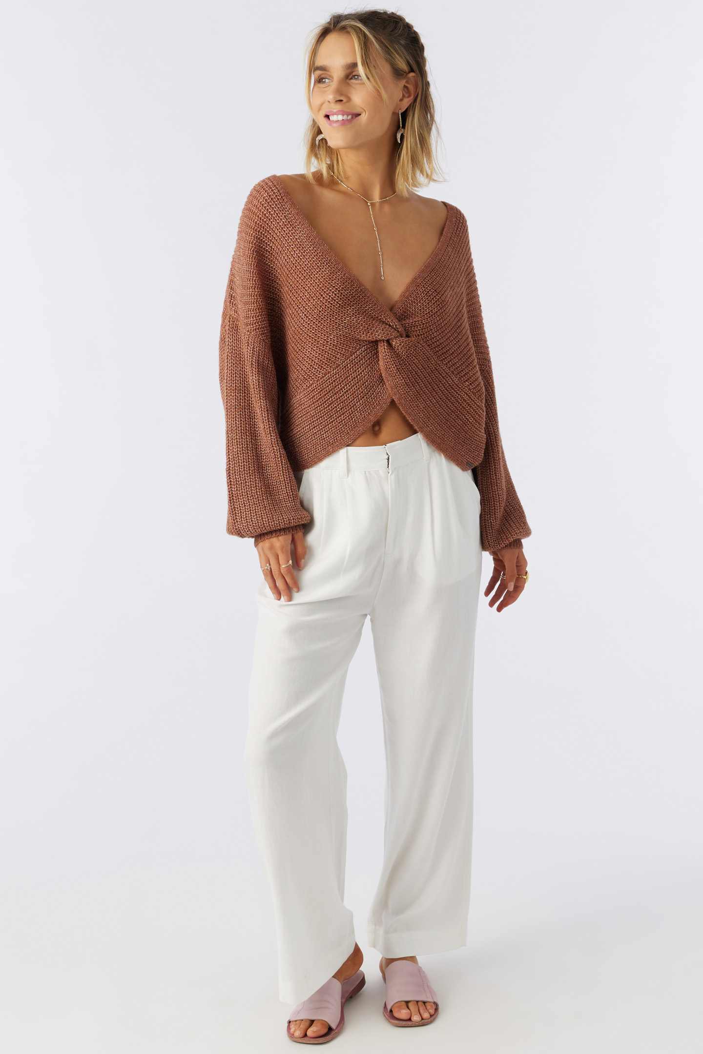 HILLSIDE TWIST FRONT REVO SWEATER