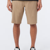 Reserve Solid 21" Hybrid Shorts