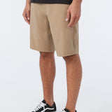 Reserve Solid 21" Hybrid Shorts
