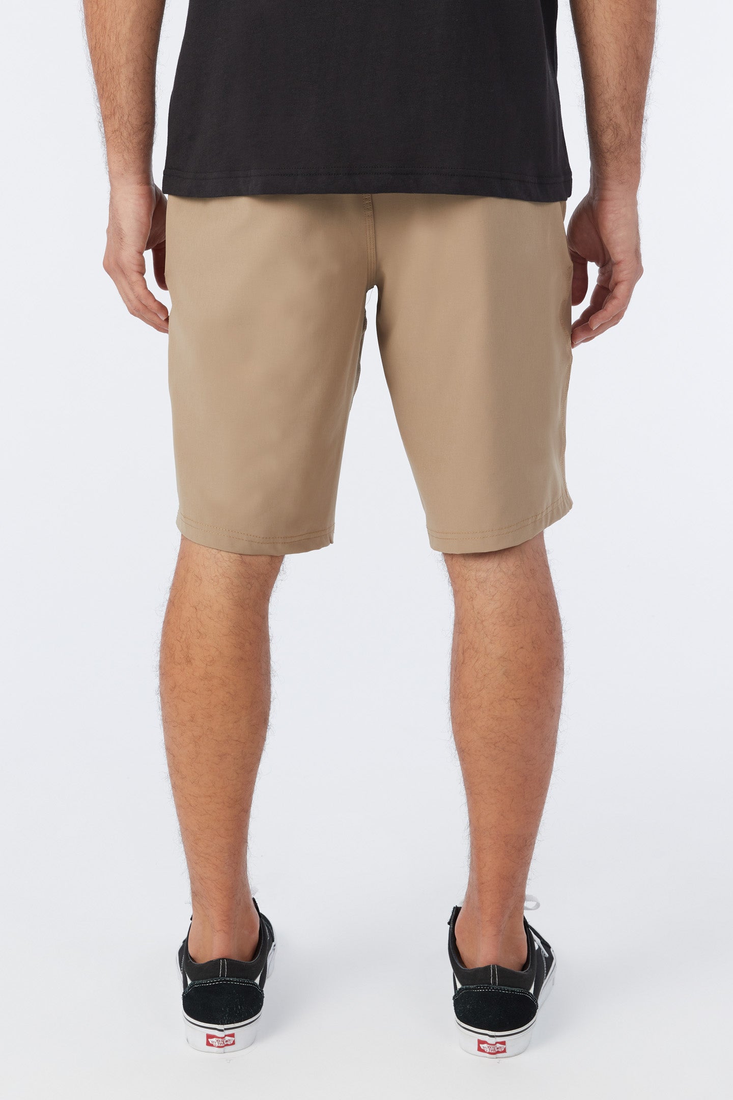 RESERVE SOLID 21" HYBRID SHORTS