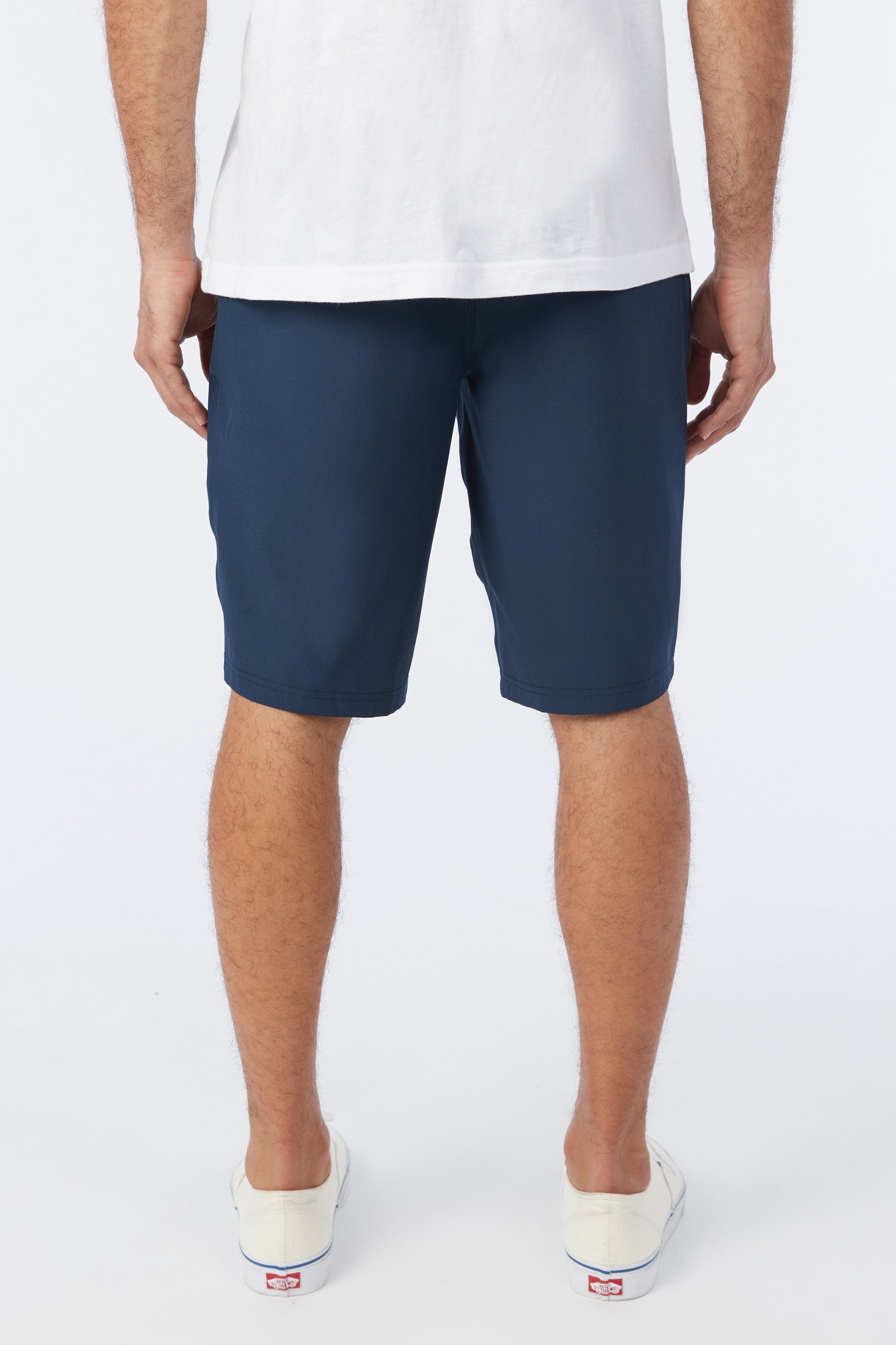 RESERVE SOLID 21" HYBRID SHORTS