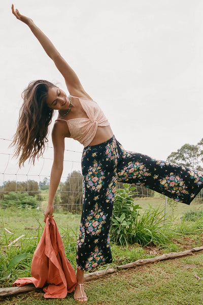 Miriam Floral Pants - Black | O'Neill