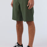 Reserve Solid 21" Hybrid Shorts